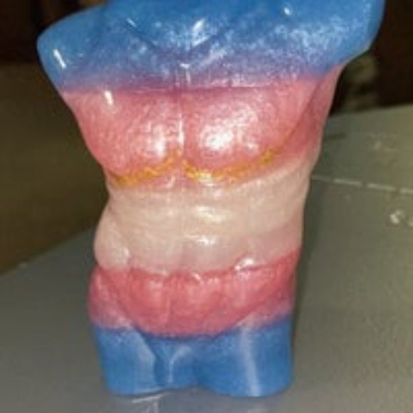 Transgender flag inspired resin figure - Picture 2 of 3